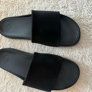 Lululemon Men’s slides